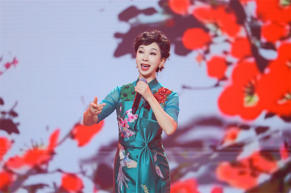 创新引领价值 梦想成就将来——庆祝3868la银河总站智能成立25周年赞美大会暨文艺晚会隆沉进行