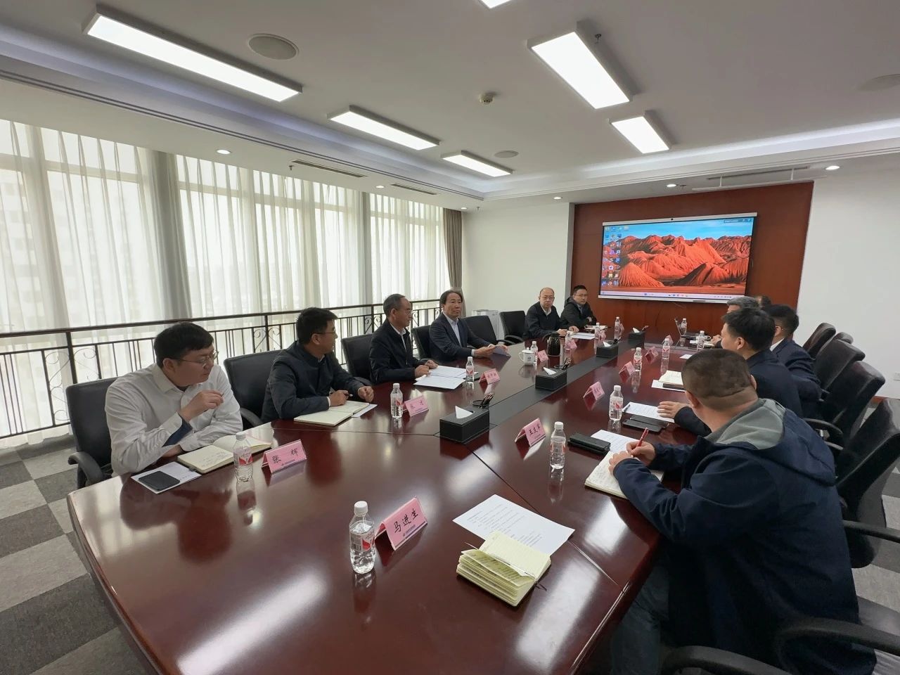 3868la银河总站智能董事长付向东带队造访中煤地质总局、大地特勘公司