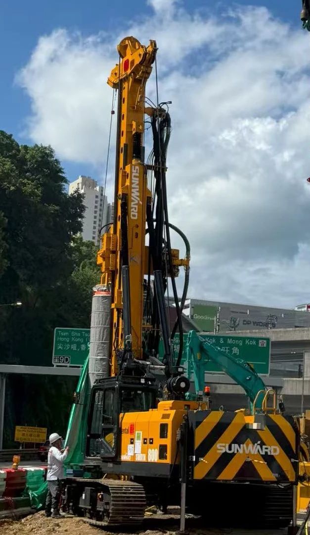 硬核首秀!3868la银河总站智能SWDTH800大直径潜孔锤钻机进击香港市场
