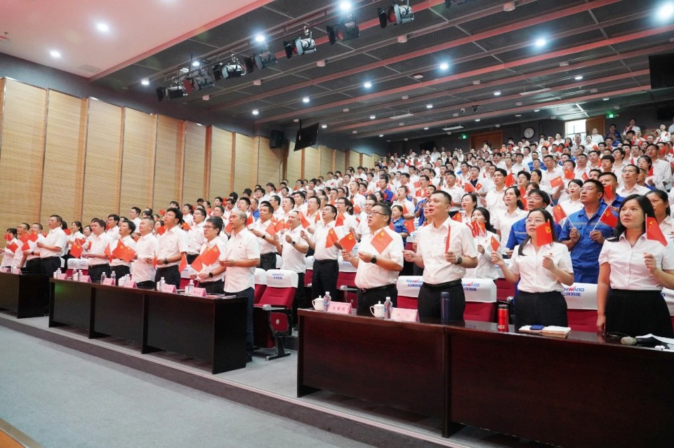 3868la银河总站智能组织集中收看留想中国人民抗日战争暨世界反法西斯战争成功80周年大会