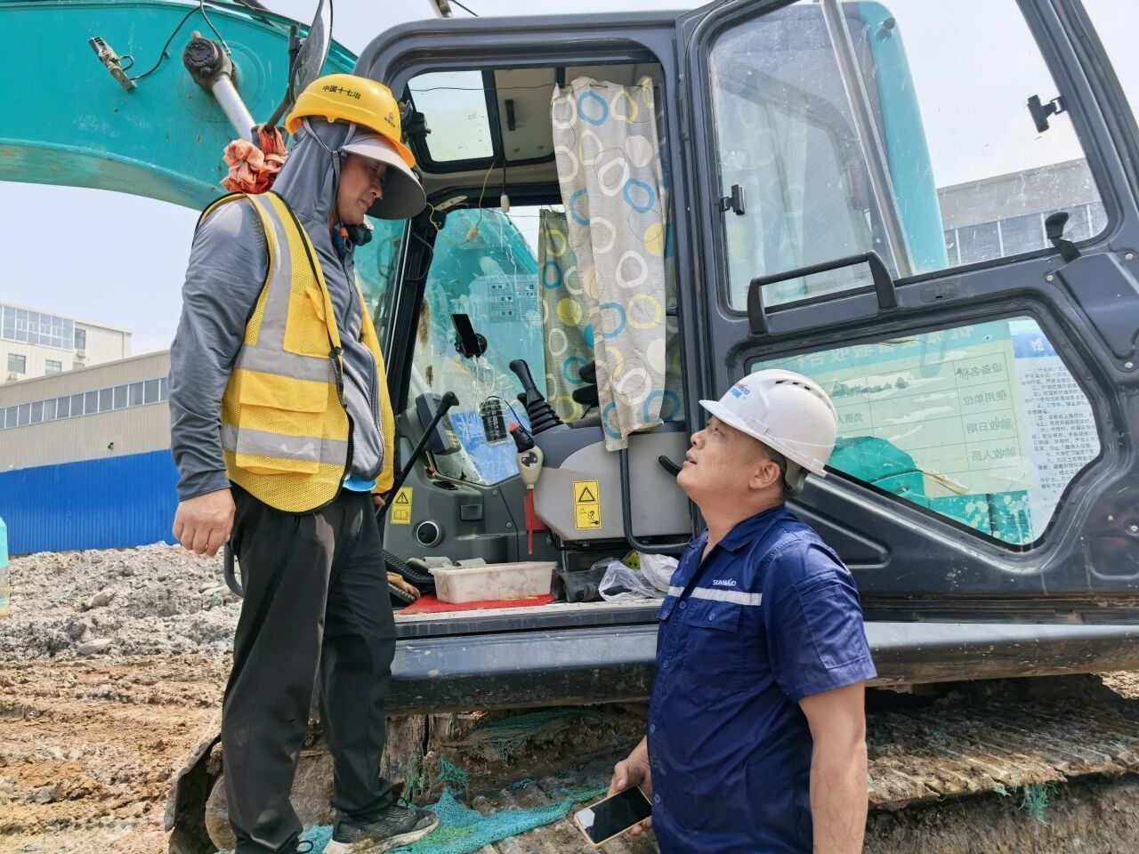 3868la银河总站智能“服务万里杏妆活动走进安徽，贴心服务获客户认可