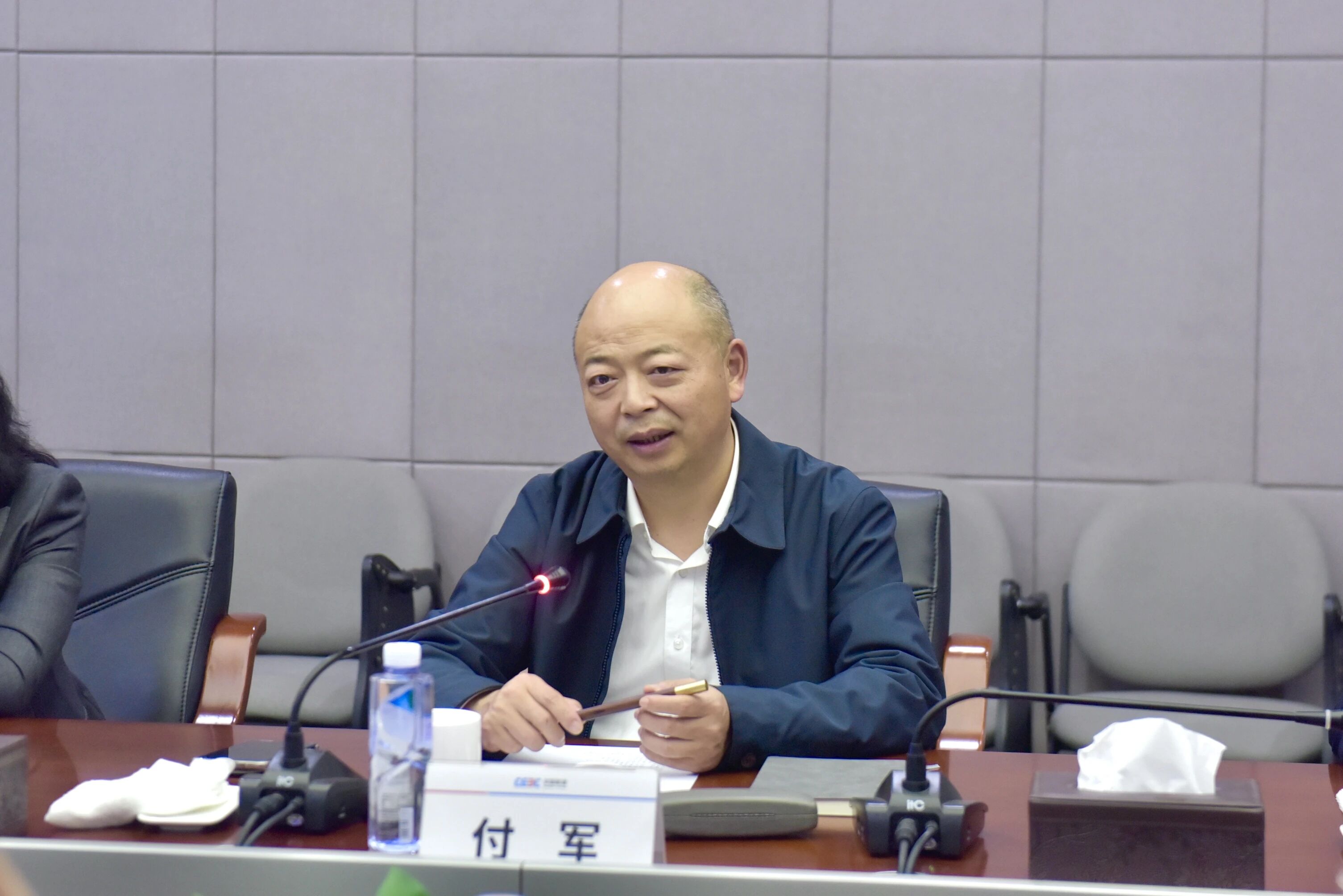 3868la银河总站智能与易普力发展座谈互换，谱写互利共赢新篇章