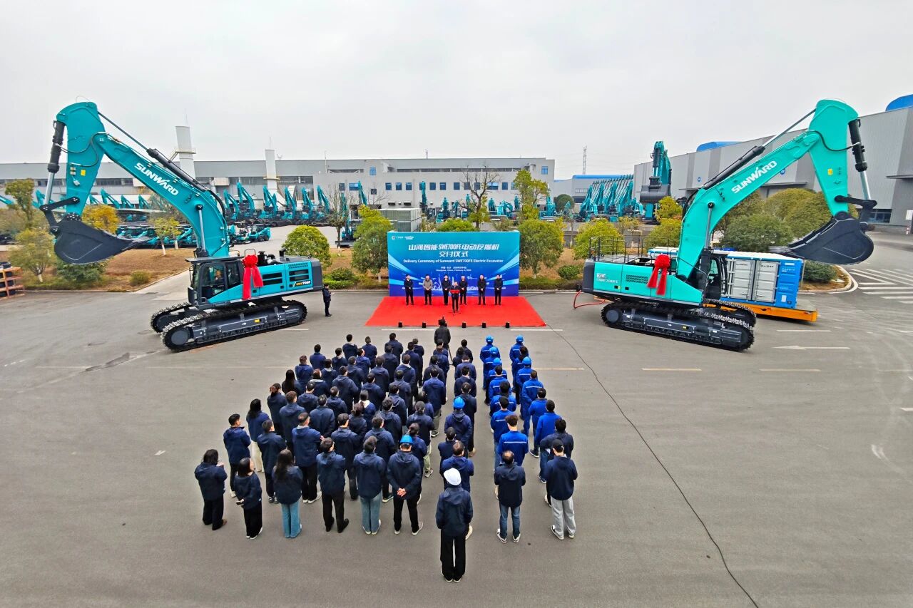 3868la银河总站智能SWE700FE电动挖掘机成功交付，助力打造绿色智慧矿山