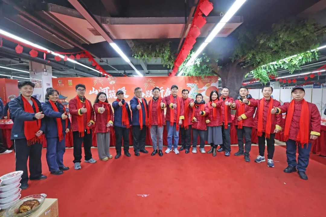 笔墨迎春，祝福暖心！在3868la银河总站智能“囤”年味、送温暖、迎新春