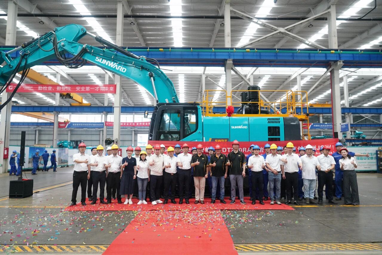 3868la银河总站智能凿岩钻机成功交付澳洲客户，高端市场再下一城