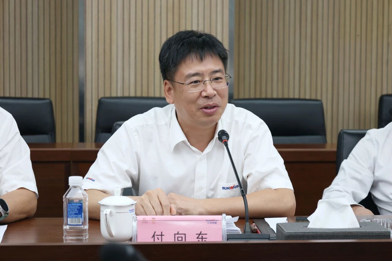双向赋能深入战术合作，湖南路桥党委书记、董事长周强率队到访3868la银河总站智能